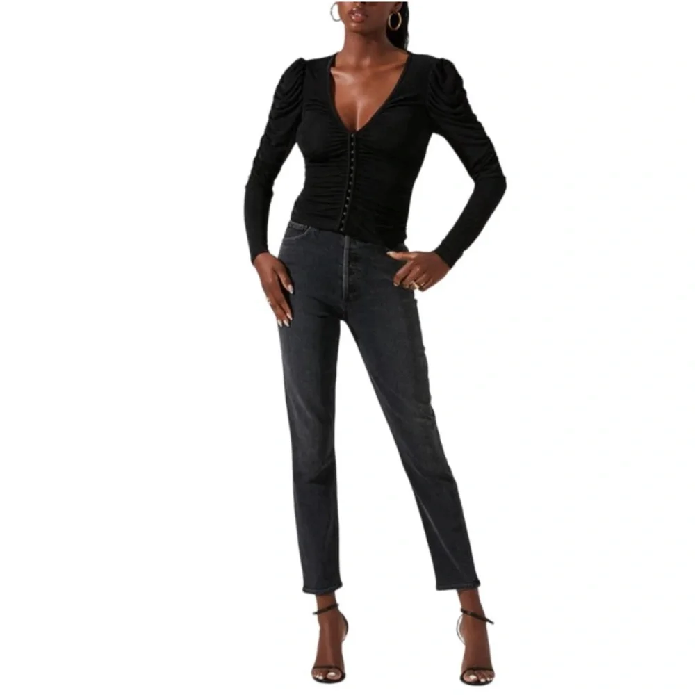 NWT ASTR The Label Women’s Black Ruched Front Long Sleeve Top size XL - Picture 4 of 10